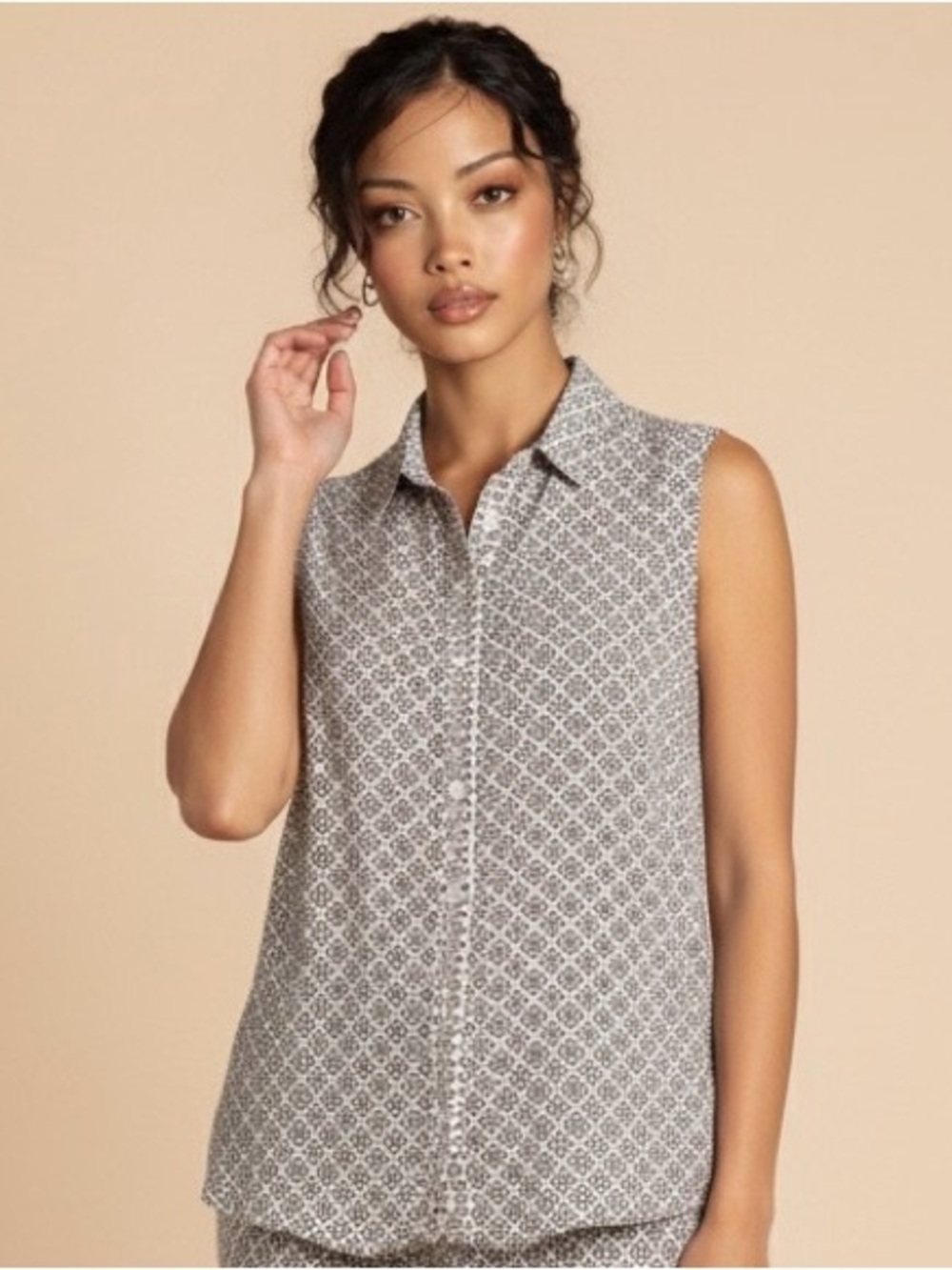 MAX STUDIO Geo Print Sleeveless Top Size Medium